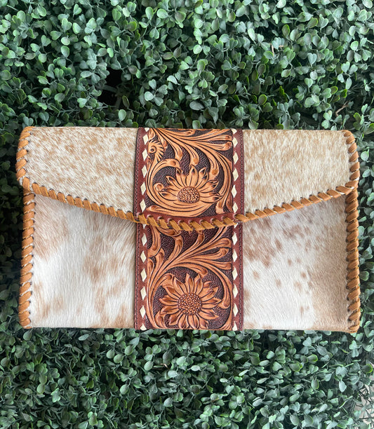AE2627 Quinn Carved leather clutch