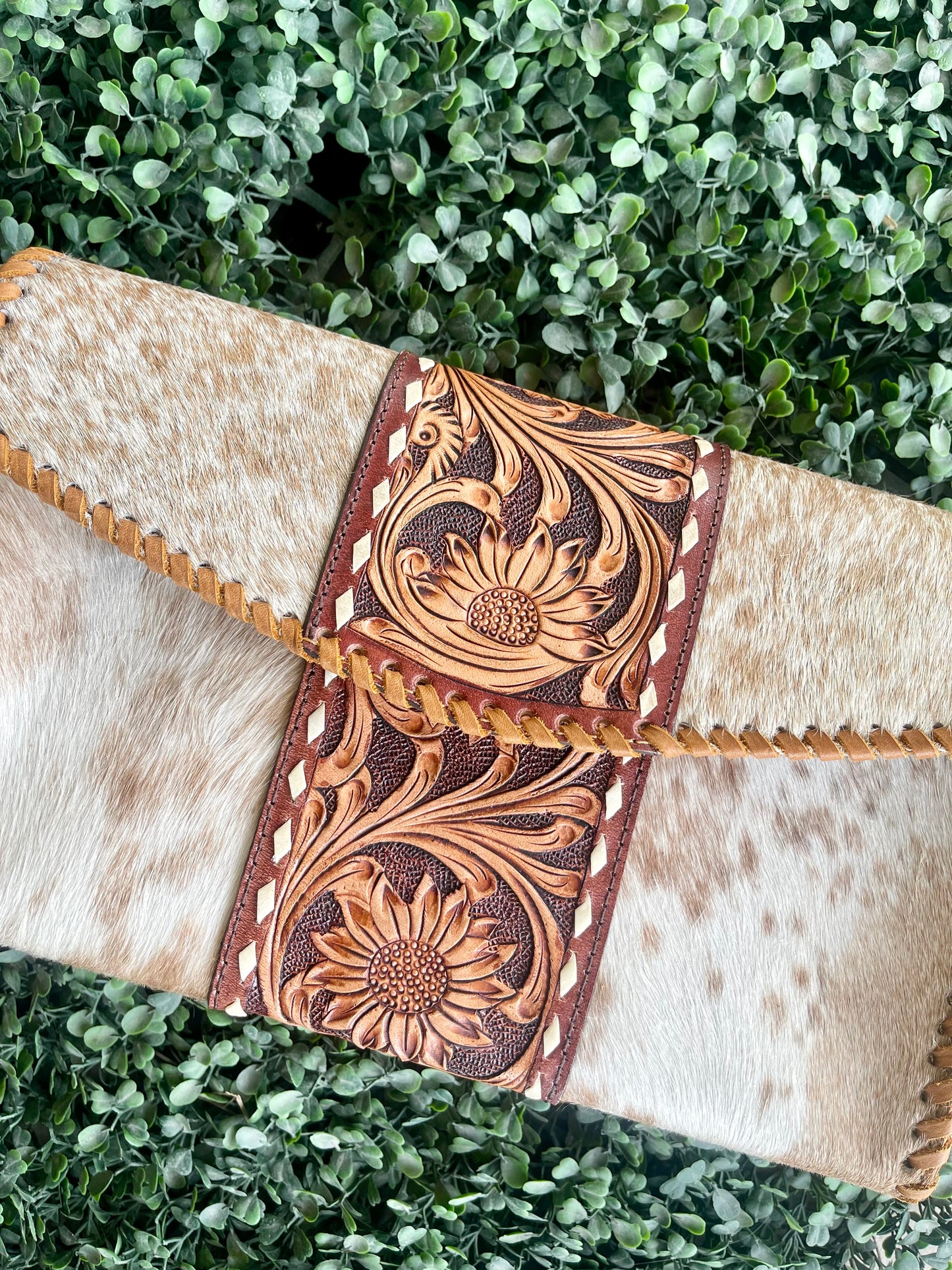 AE2627 Quinn Carved leather clutch
