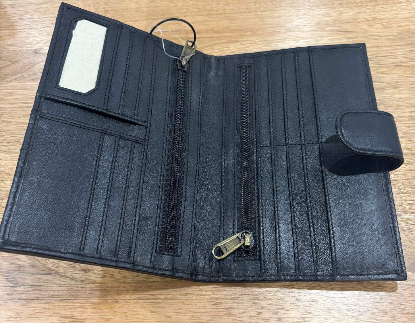 L70014B Los Angeles Leather Purse Black & White