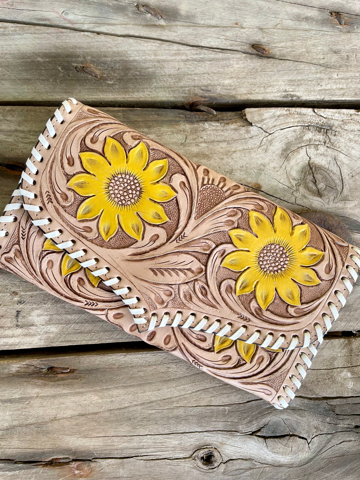 AE4298 Leather Carved Sunflower Purse