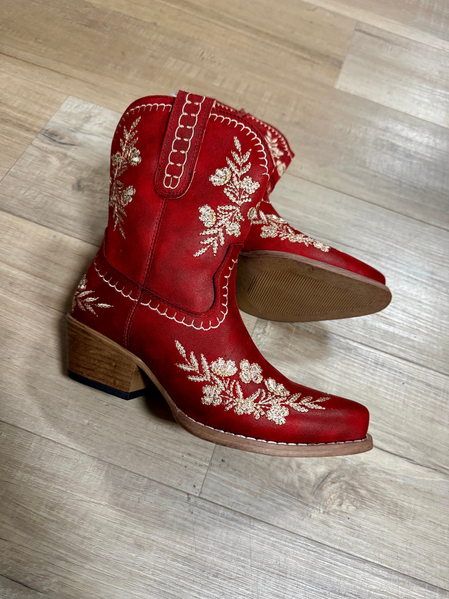 09-021-1557-3836 Roper Women's Wynona Red