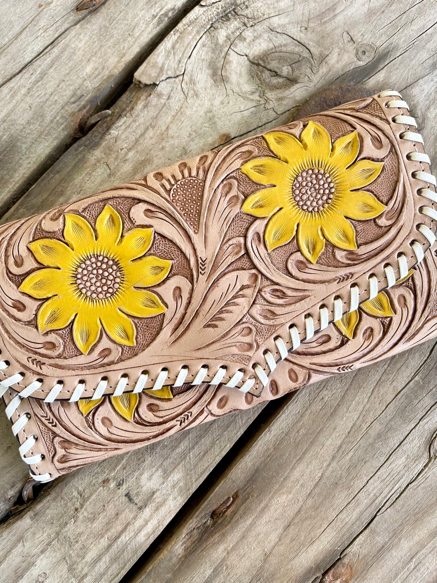 AE4298 Leather Carved Sunflower Purse