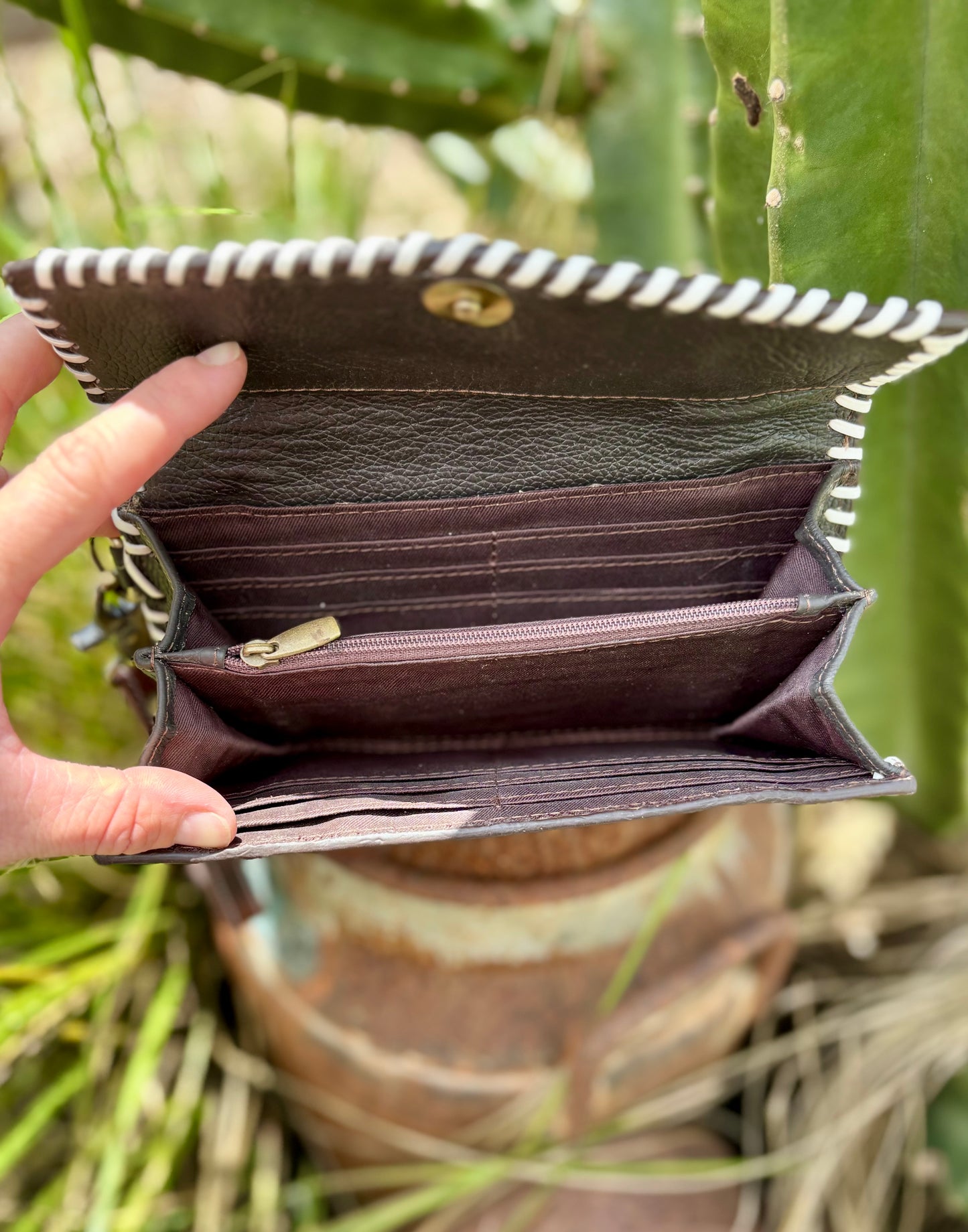 AE4365 Floral Carved Leather & Hide Purse-White Leather Stitch