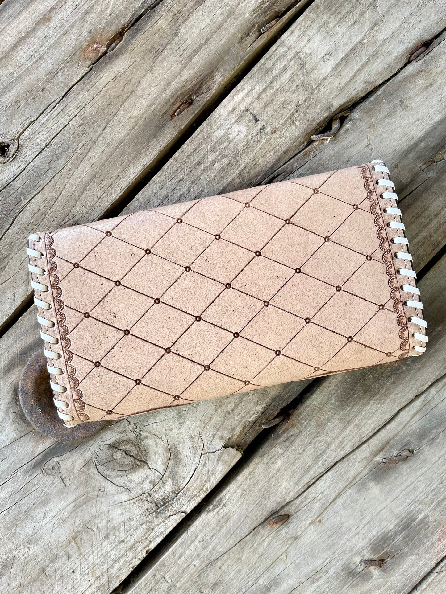 AE4298 Leather Carved Sunflower Purse
