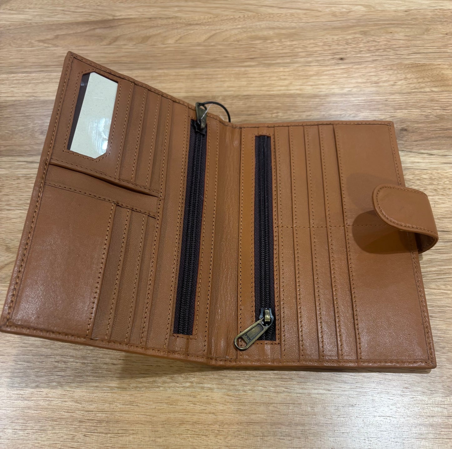 WH70014TW Los Angeles Jersey Cowhide Purse Tan & White
