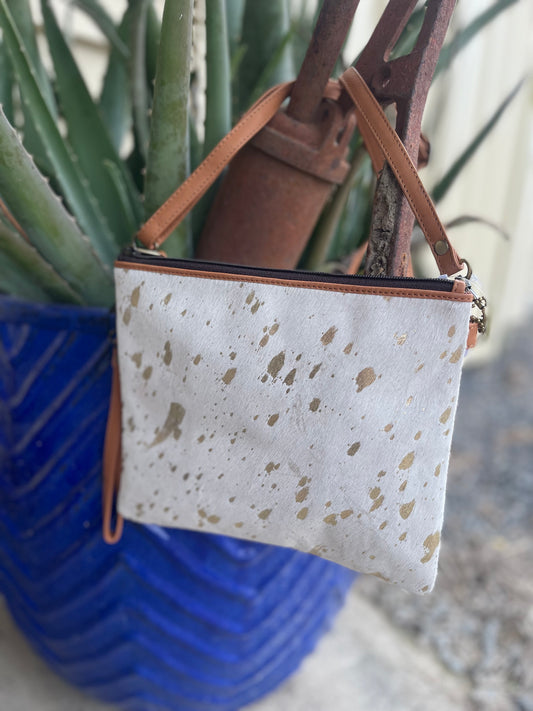 69992DBC Toronto Clutch Tan and Gold foil