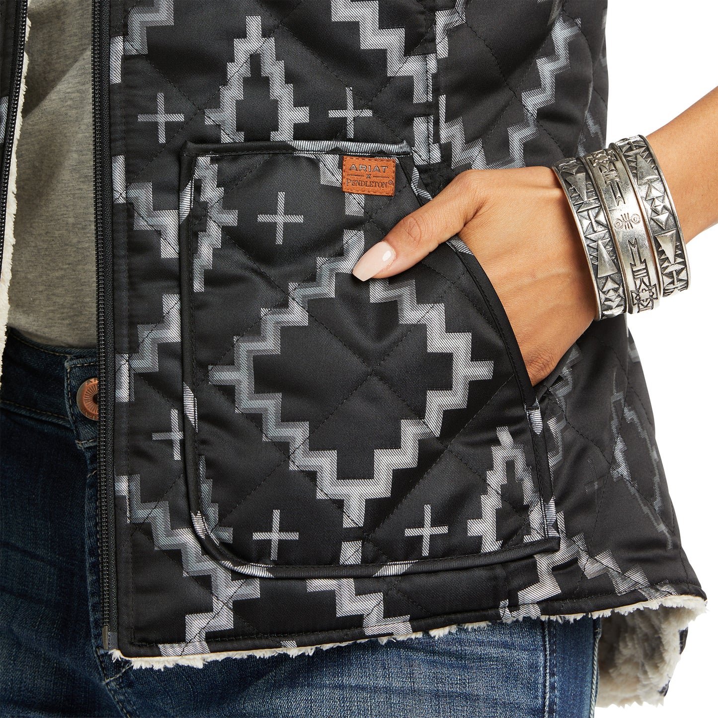 10036968 Ariat Women's Kiva Reversible Dilon Vest