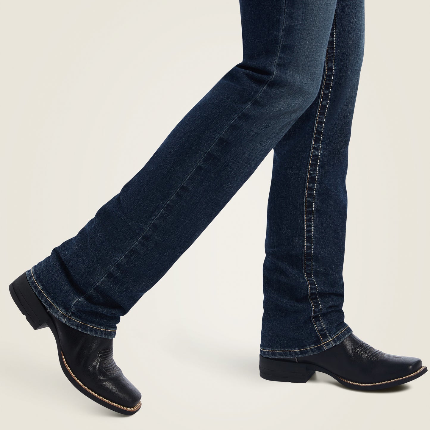 10042182 Ariat Wms Real Mid Rise Straight Leg Freesia Pasadena