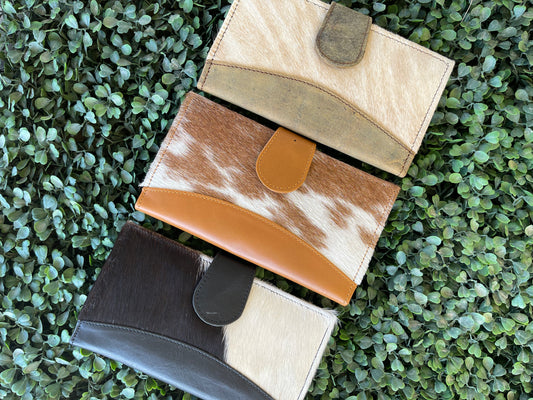 AE16033 SPECIAL Iris hide leather purse Brown