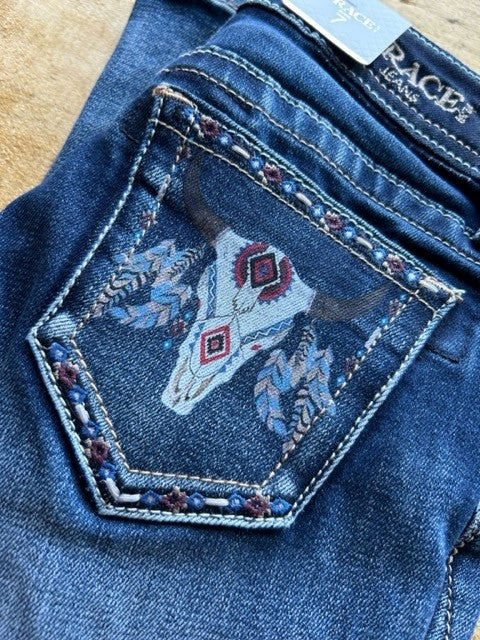 EB61767 Grace in La Steer Jean