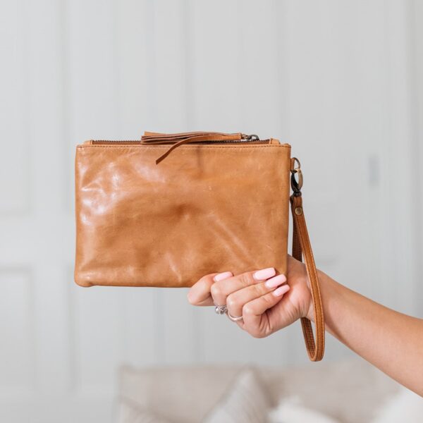 34595 Harmony Tassel Clutch-Vintage Tan