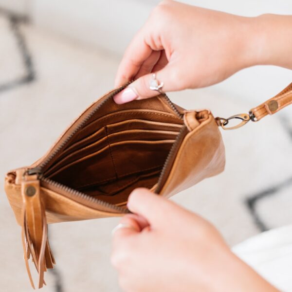 34595 Harmony Tassel Clutch-Vintage Tan