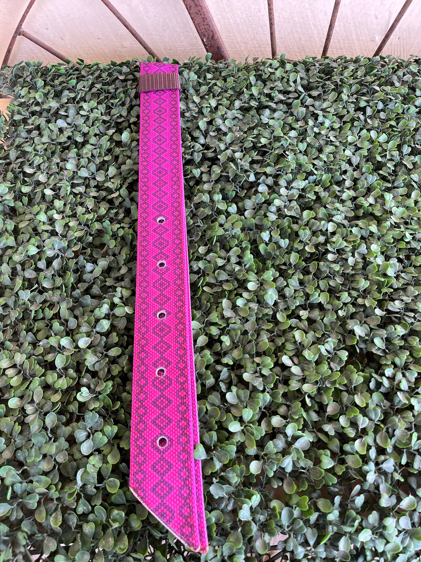 GTMU9039-6SS Ezy Ride Latigo Pattern Nylon Offside Raspberry Snake