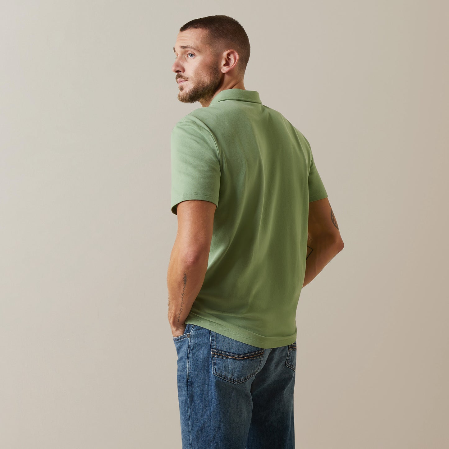 10043371 Ariat Mns Medal Polo Basil