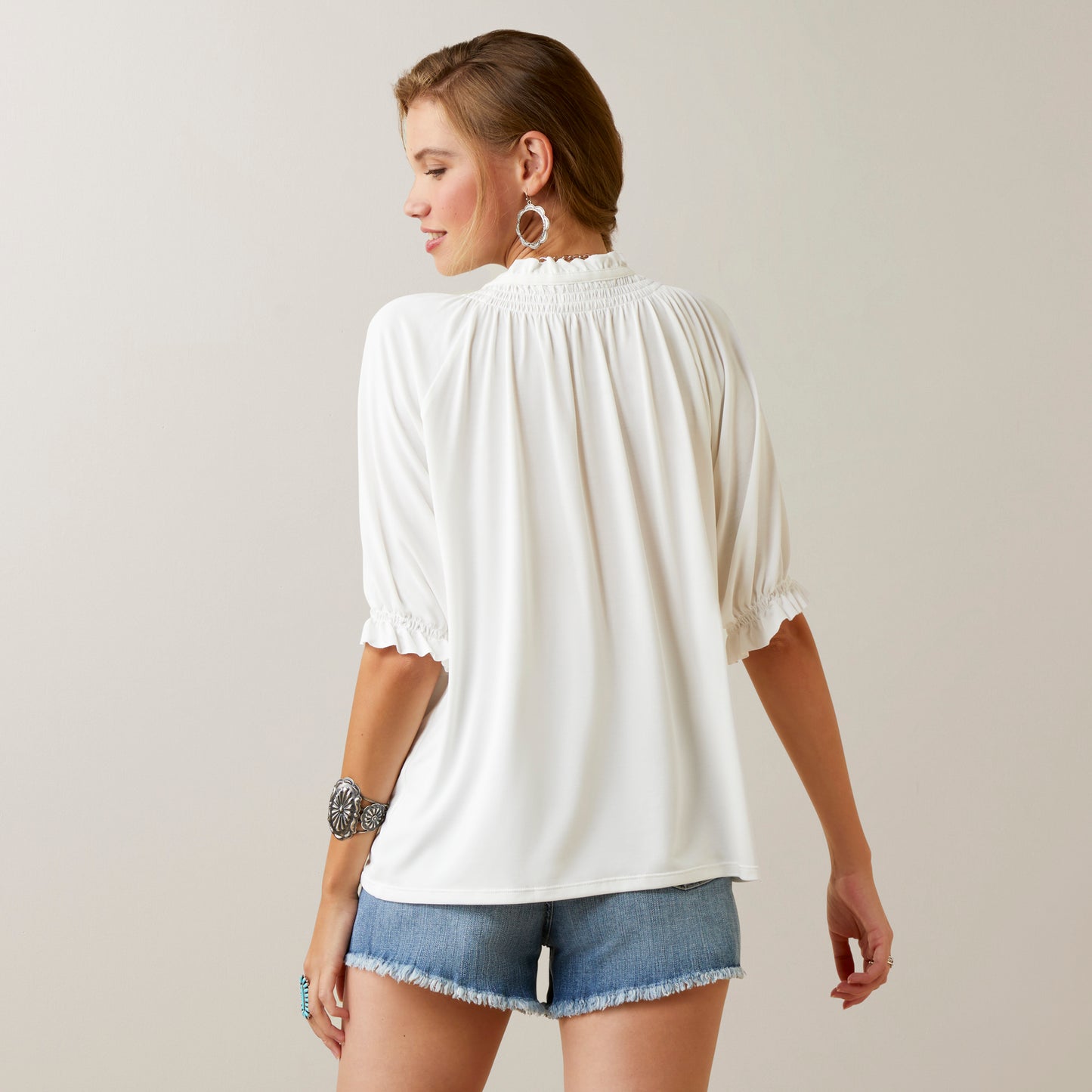 10044996 Ariat Women's Petunia Top Cloud Dancer