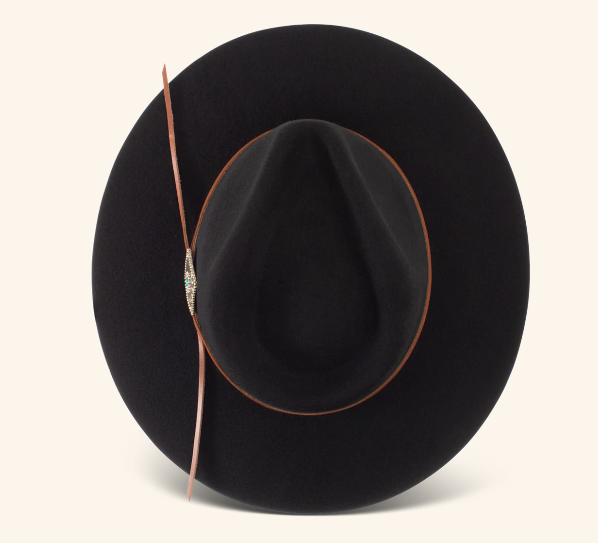 C1WLOBU403007 Charlie 1 Horse Lone Butte Black