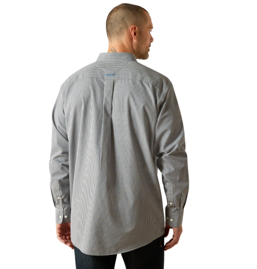 10062232 Ariat Men's Wrinkle Free Clayton LS Shirt Light Grey
