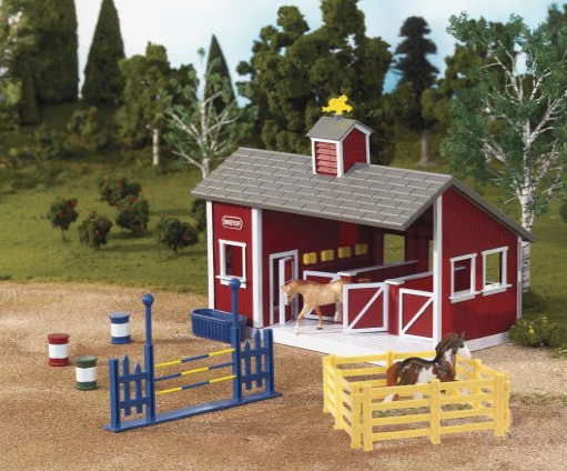TBS59197 Breyer Stablemates Red Stable Set