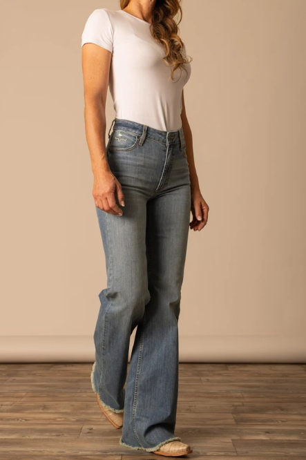 WJE0000008 Kimes Ranch Women's Olivia Light Wash Jeans 32L