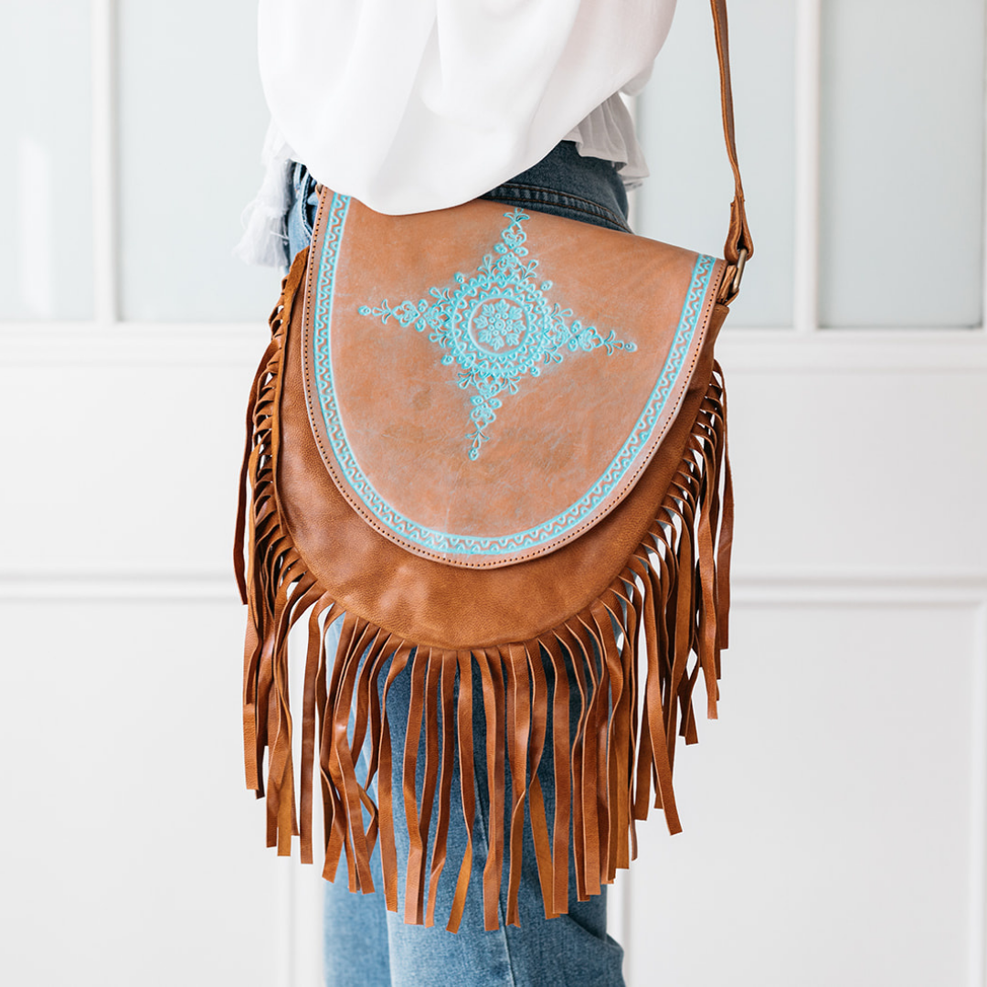23929 Tahiti Crossbody - Distressed Tan