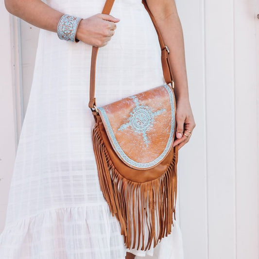 23929 Tahiti Crossbody - Distressed Tan