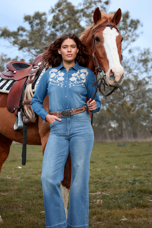 XCP2258580 Wrangler Women's Chloe HR Jean Morning Sky 30 Leg