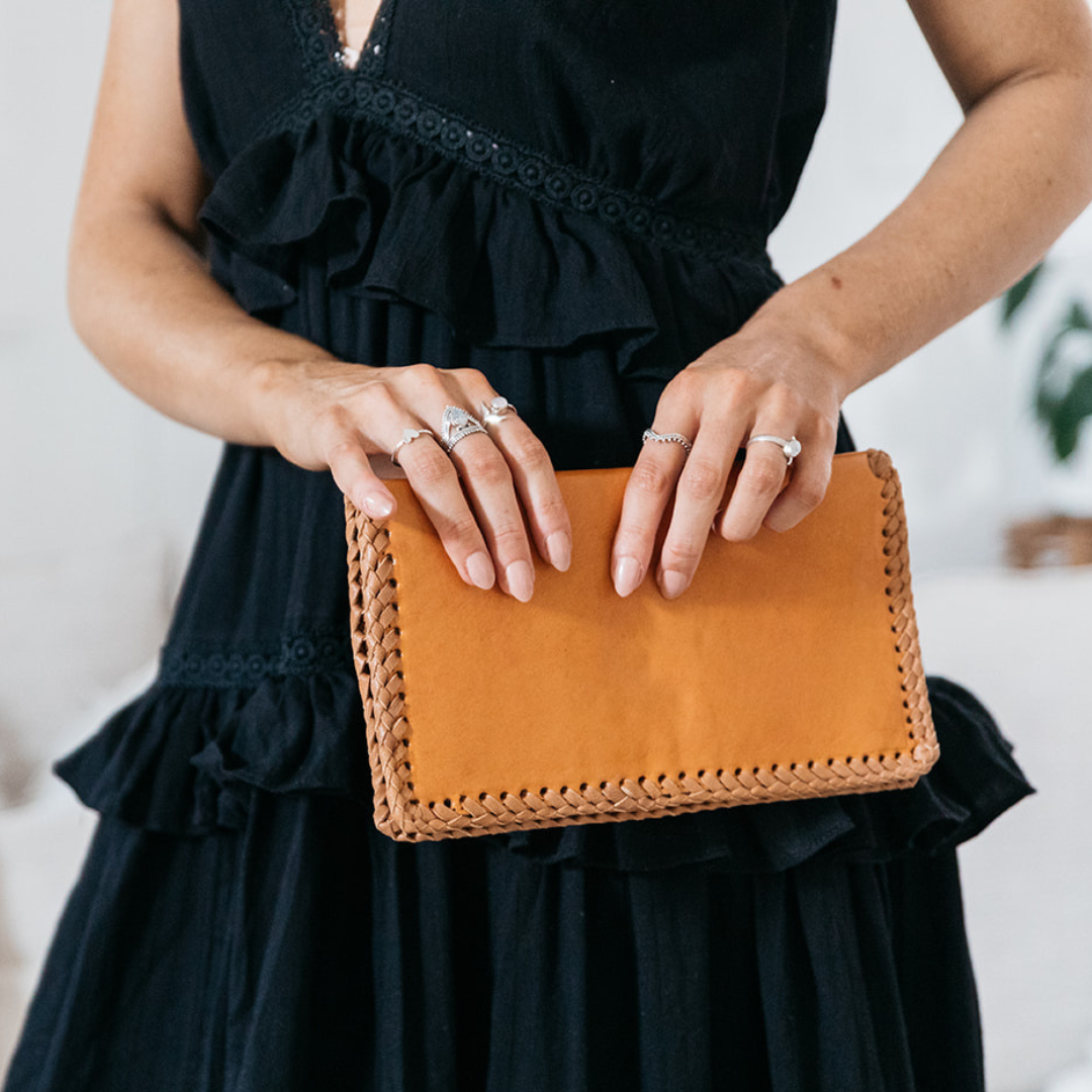 28656 Eternity Clutch - Distressed Tan