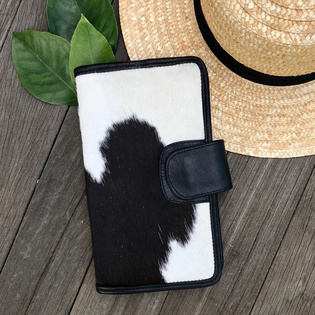 11745 Hide Large Travel Wallet- Black and White