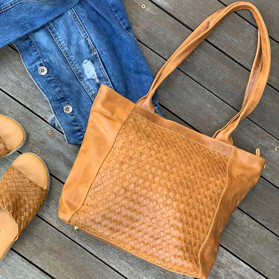 22406 Woven Tote Bag - Distressed Tan