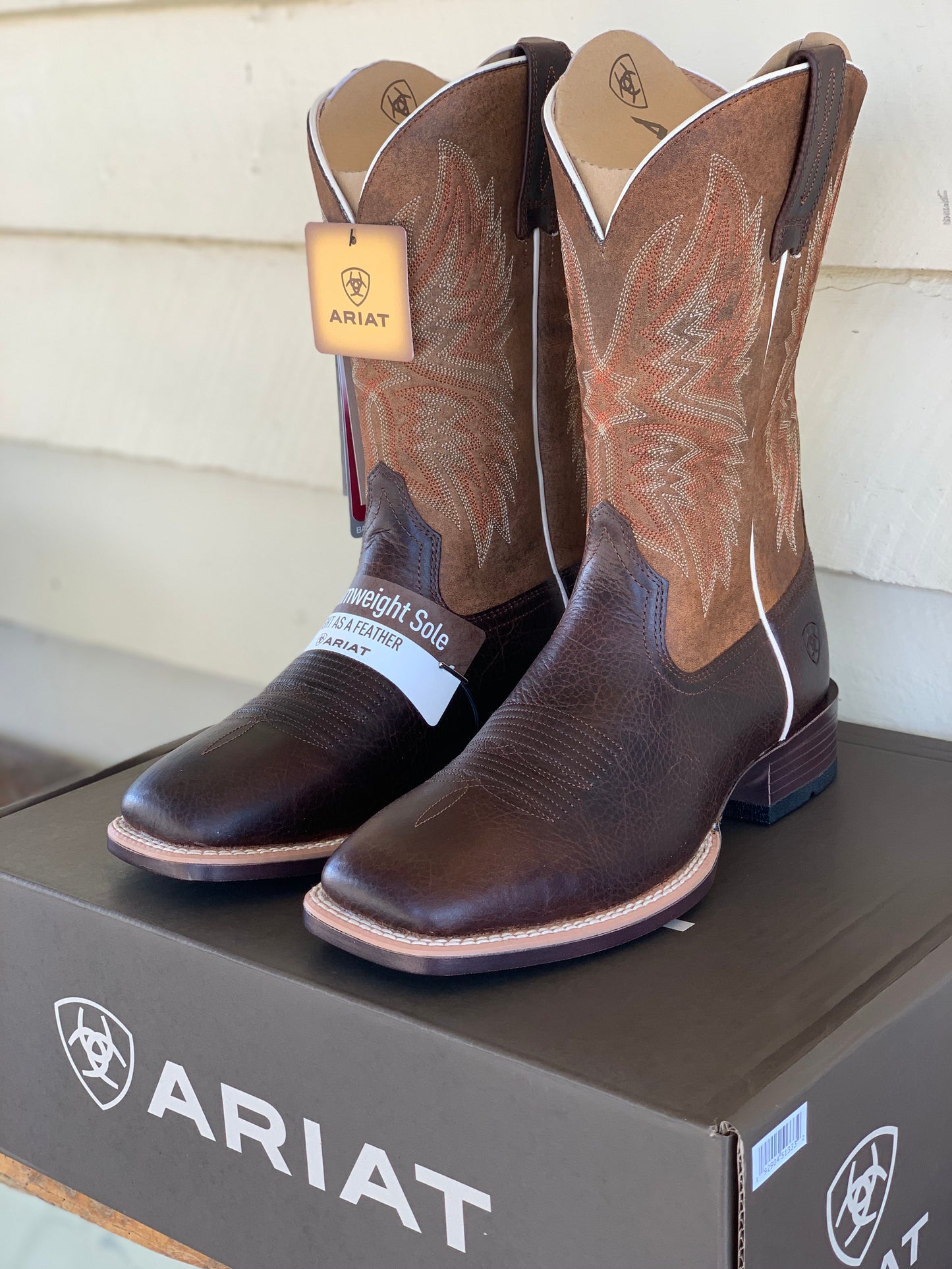 10034079 Mens Valor Ultra Dark Whiskey/Bonfire Brown