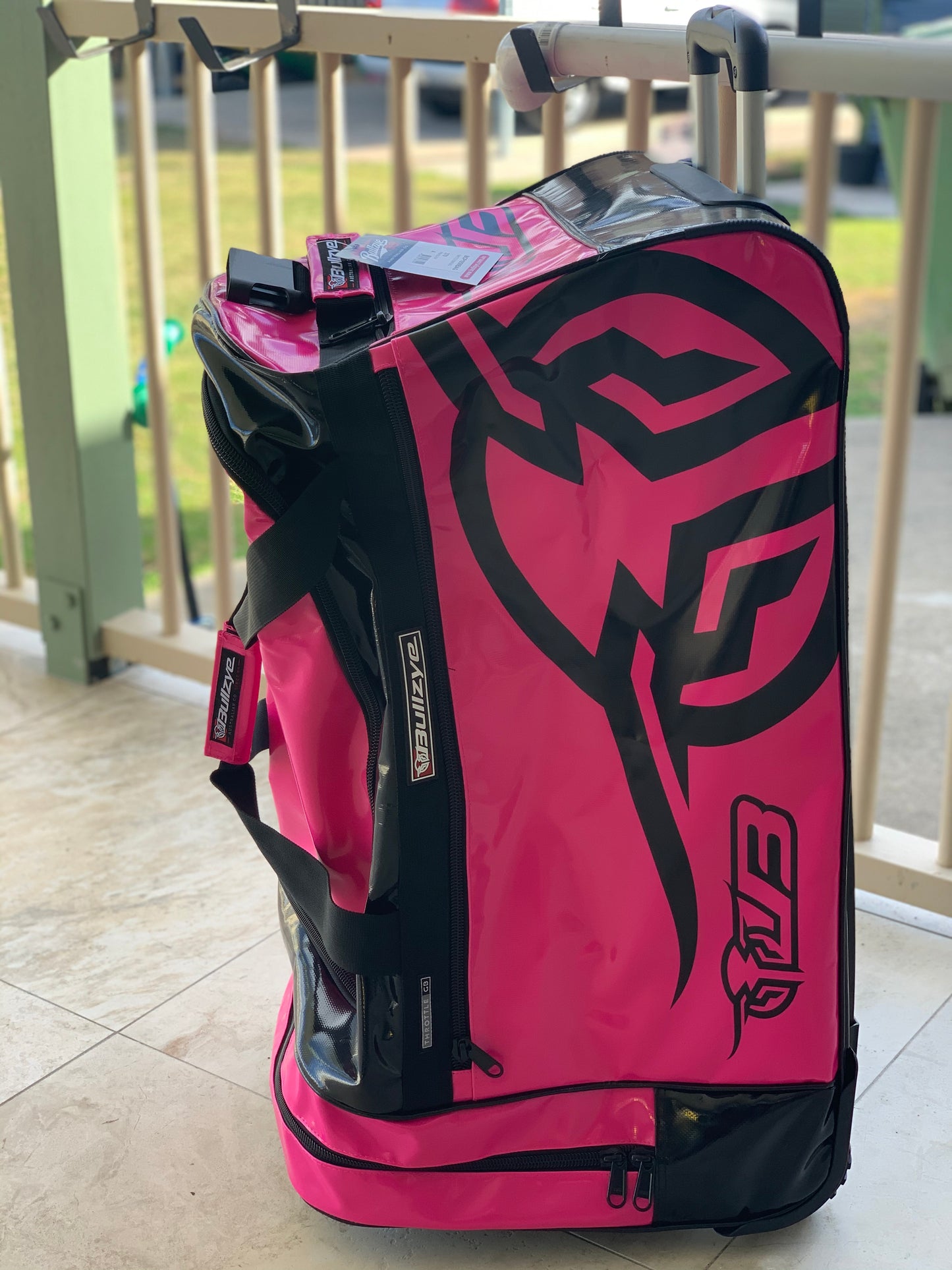 BCP1930BAG Bullzye Throttle Gear Bag Pink/Black