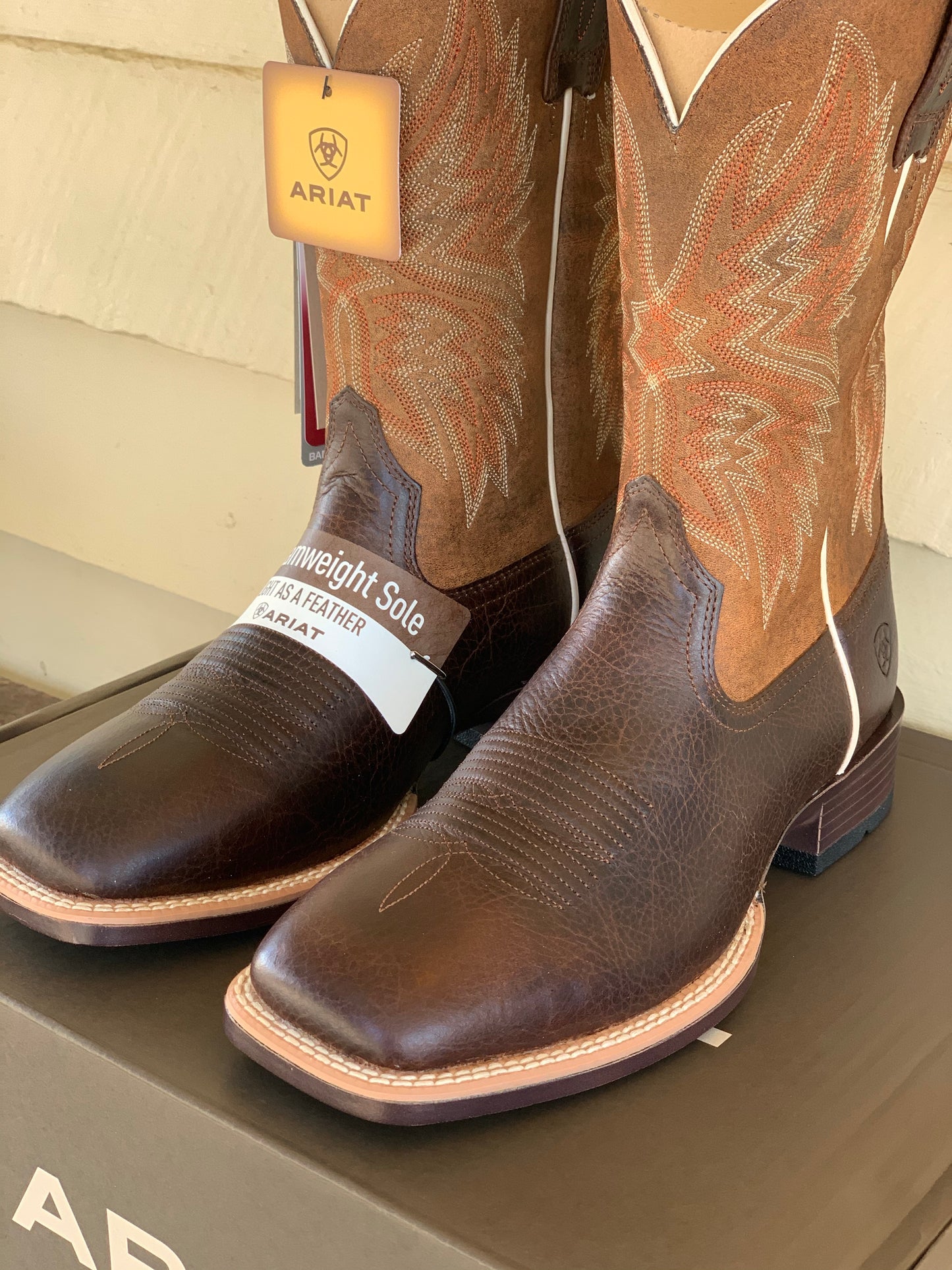 10034079 Mens Valor Ultra Dark Whiskey/Bonfire Brown