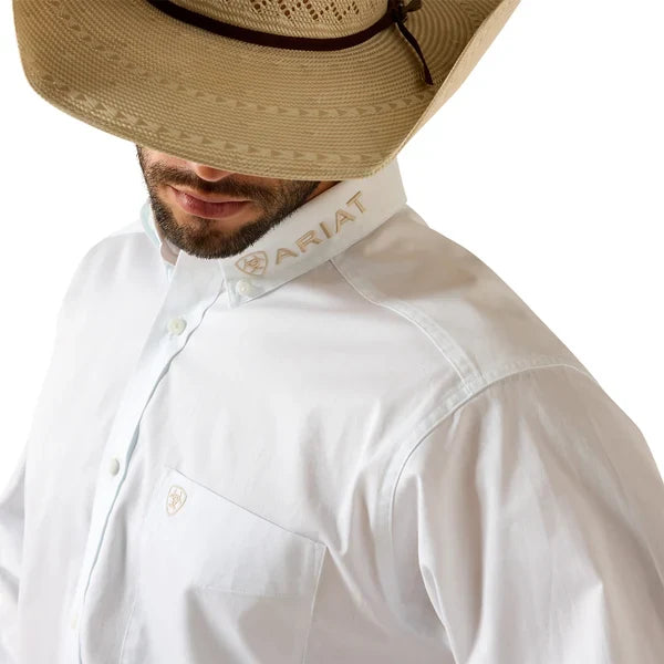 10071686 Ariat Men’s team logo lightweight twill Classic Fit LS shirt White/ Khaki