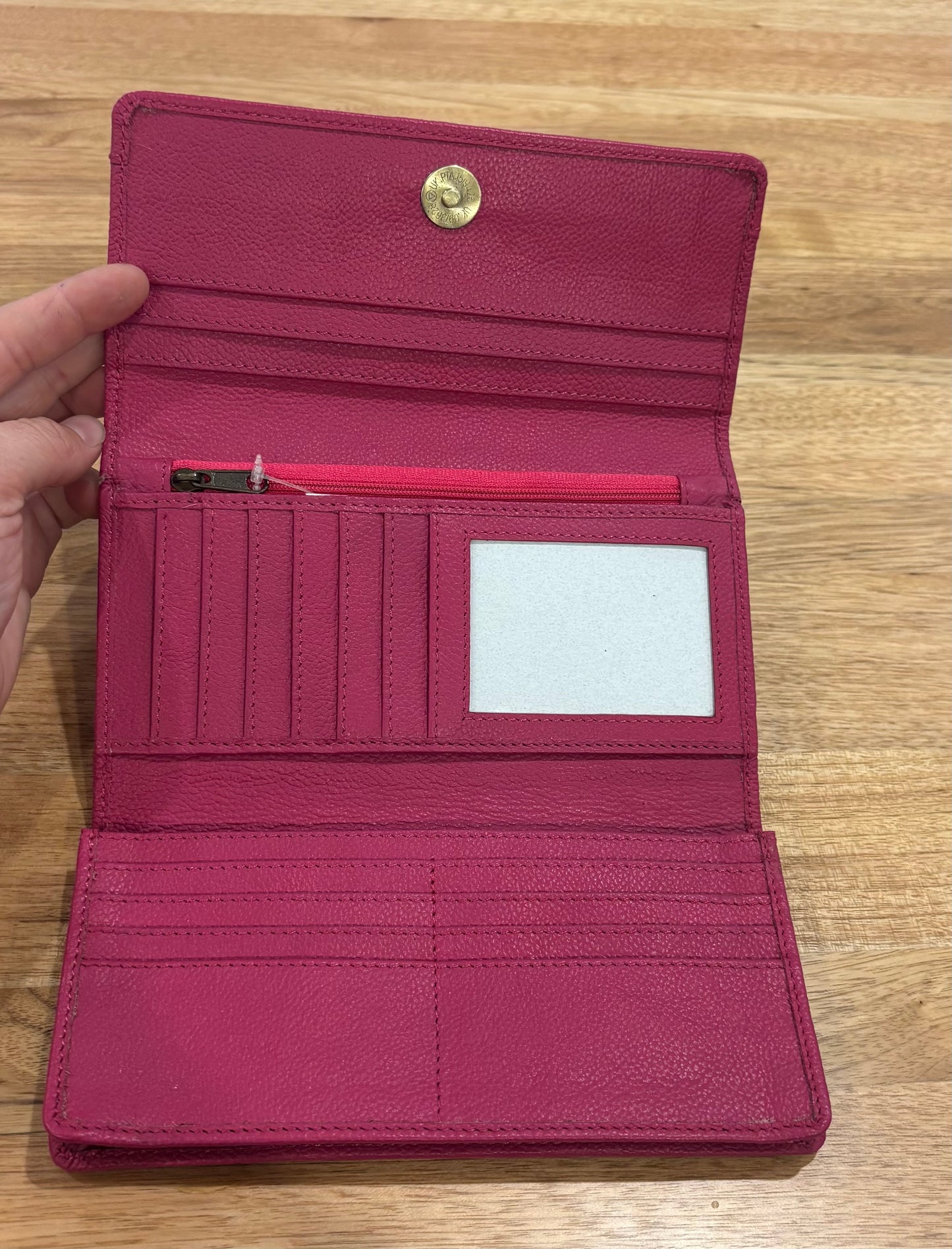 L69933PINK Vegas Purse Leather Pink