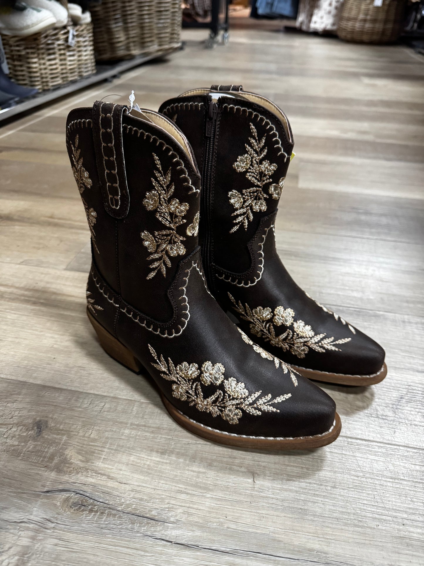 09-021-1557-3834 Roper Women's Wynona Chocolate