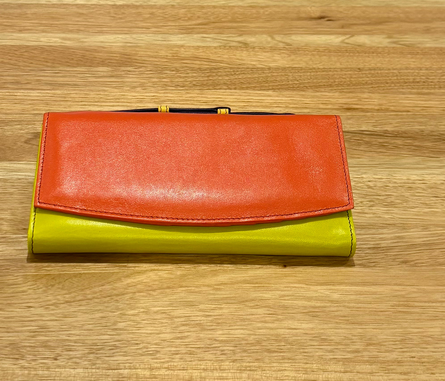 AE4110 Vivi Colour Drop Leather Purse