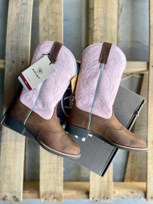 10029762 Ariat Women’s Heritage Stockman Driftwood Brown/ Pastel Pink