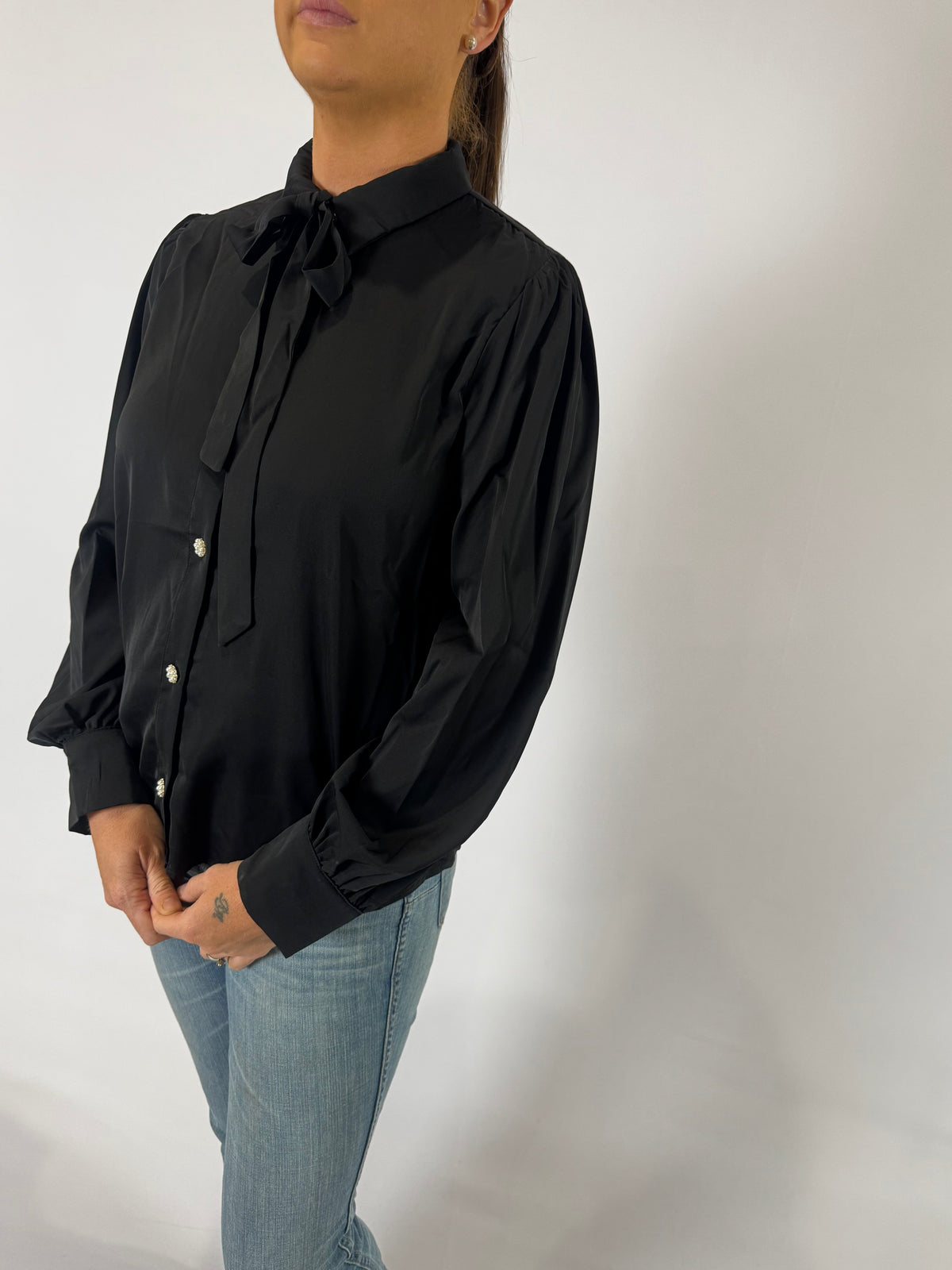 VT81416  Collared Tie Neck Button Blouse - Black