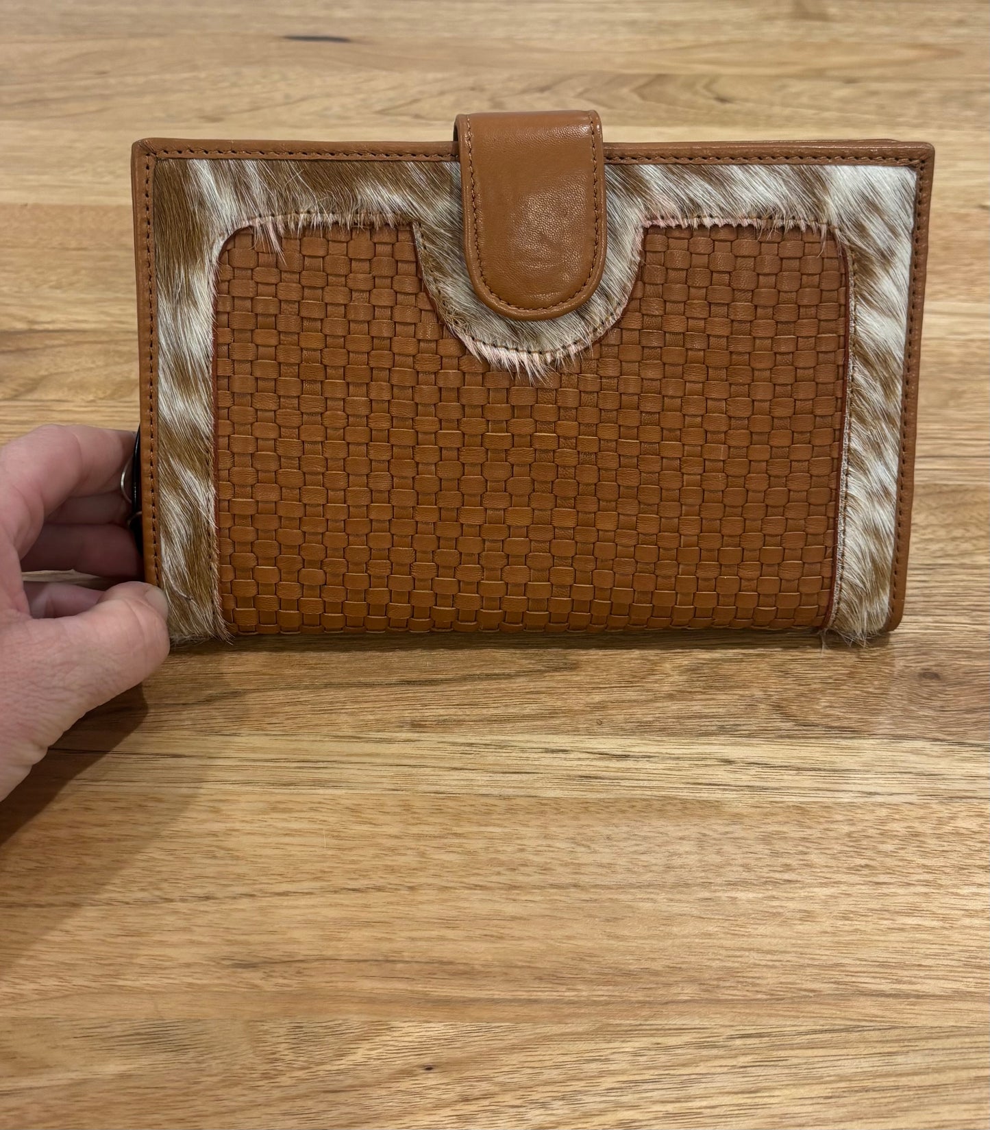 WH70014TW Los Angeles Jersey Cowhide Purse Tan & White