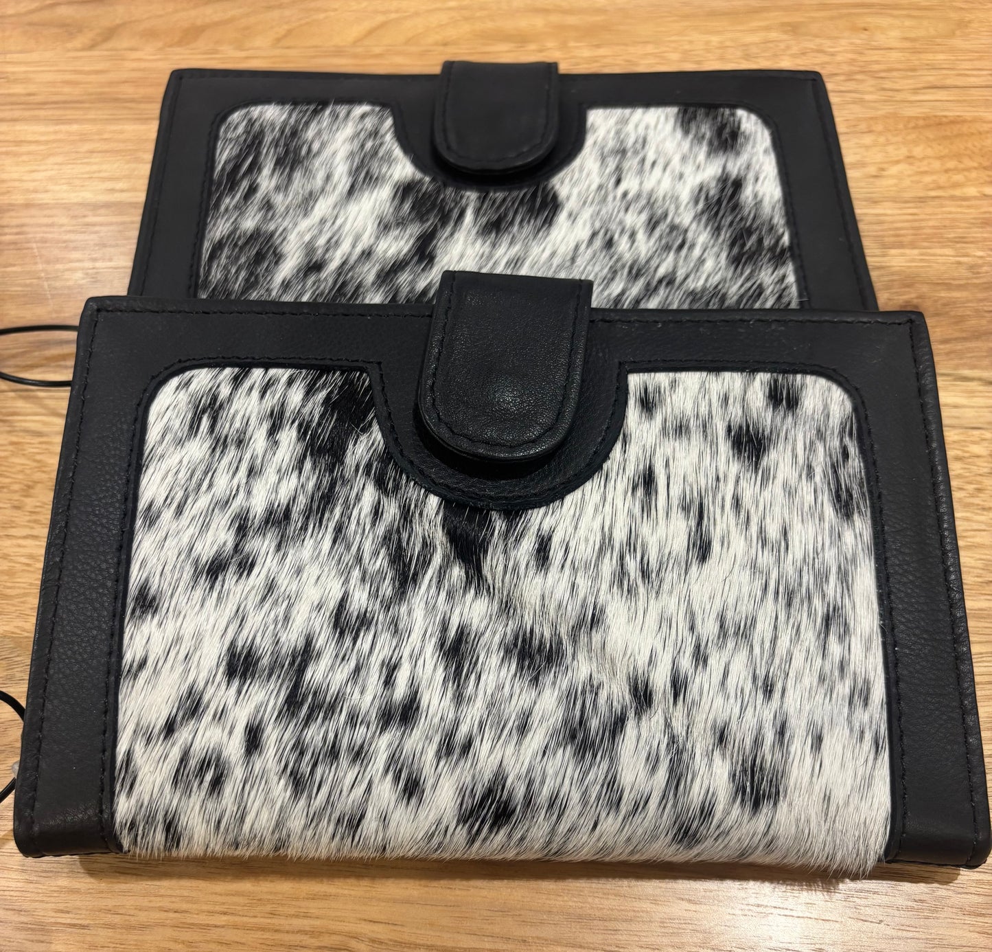 TDE048BLACK Los Angeles Cowhide Purse Black & White
