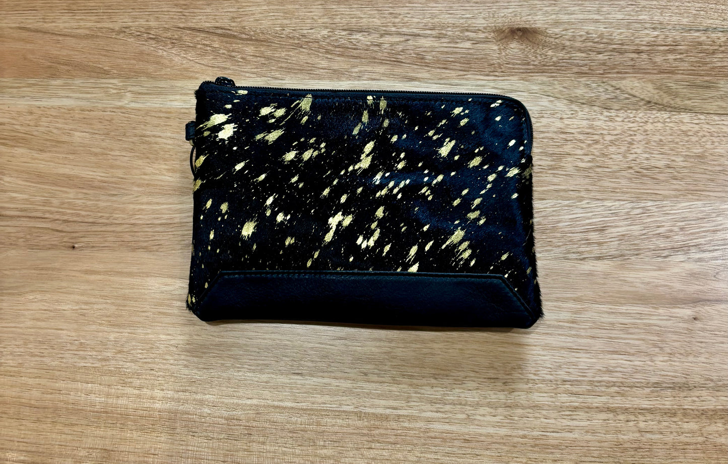 70071F Detroit Gold & Black Hide Clutch