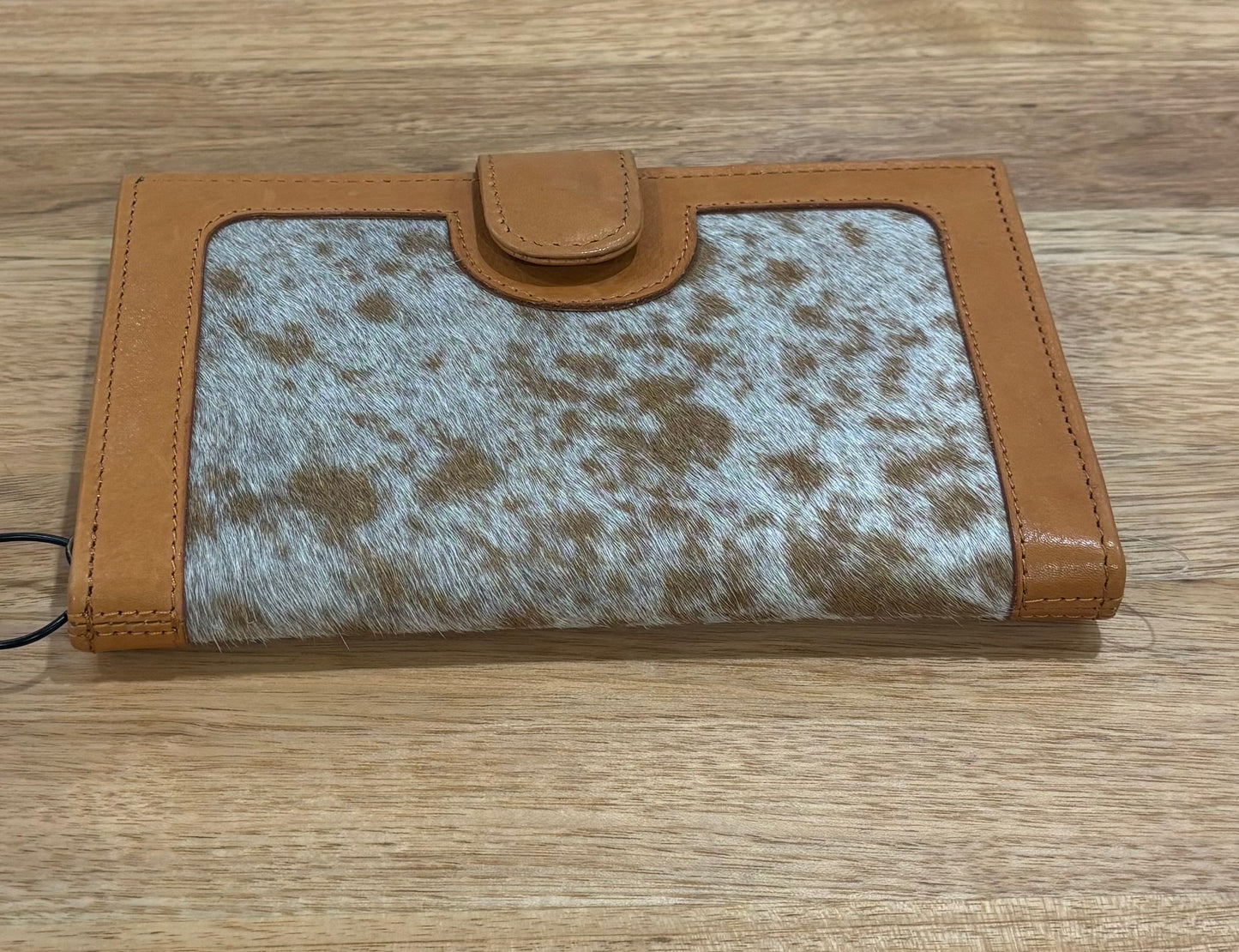 TDE048TAN Los Angeles Cowhide Purse Tan & White