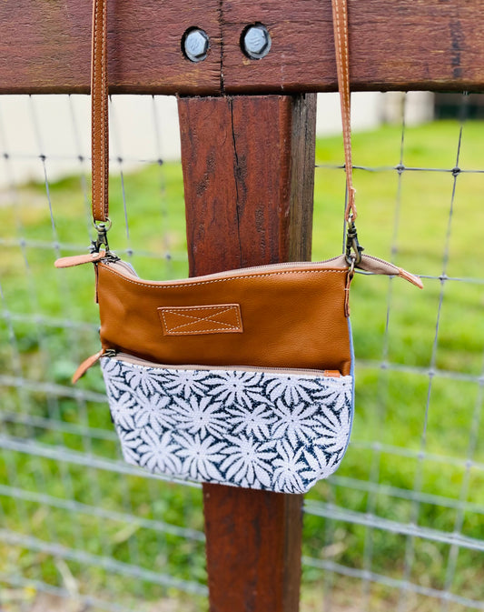 S-1904 Itsy Bitsy Small Crossbody