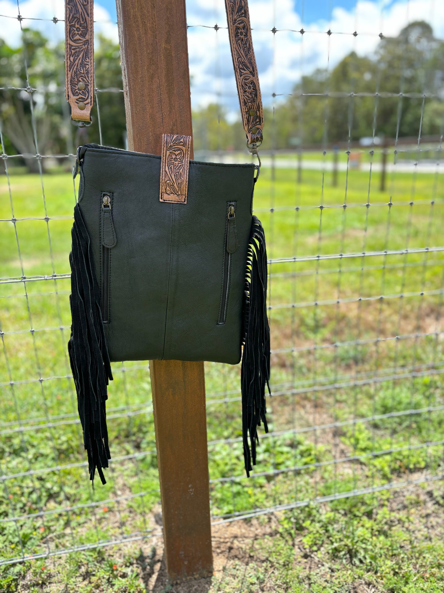 AE2151 Hide & Turquoise Stone Crossbody Crossbody