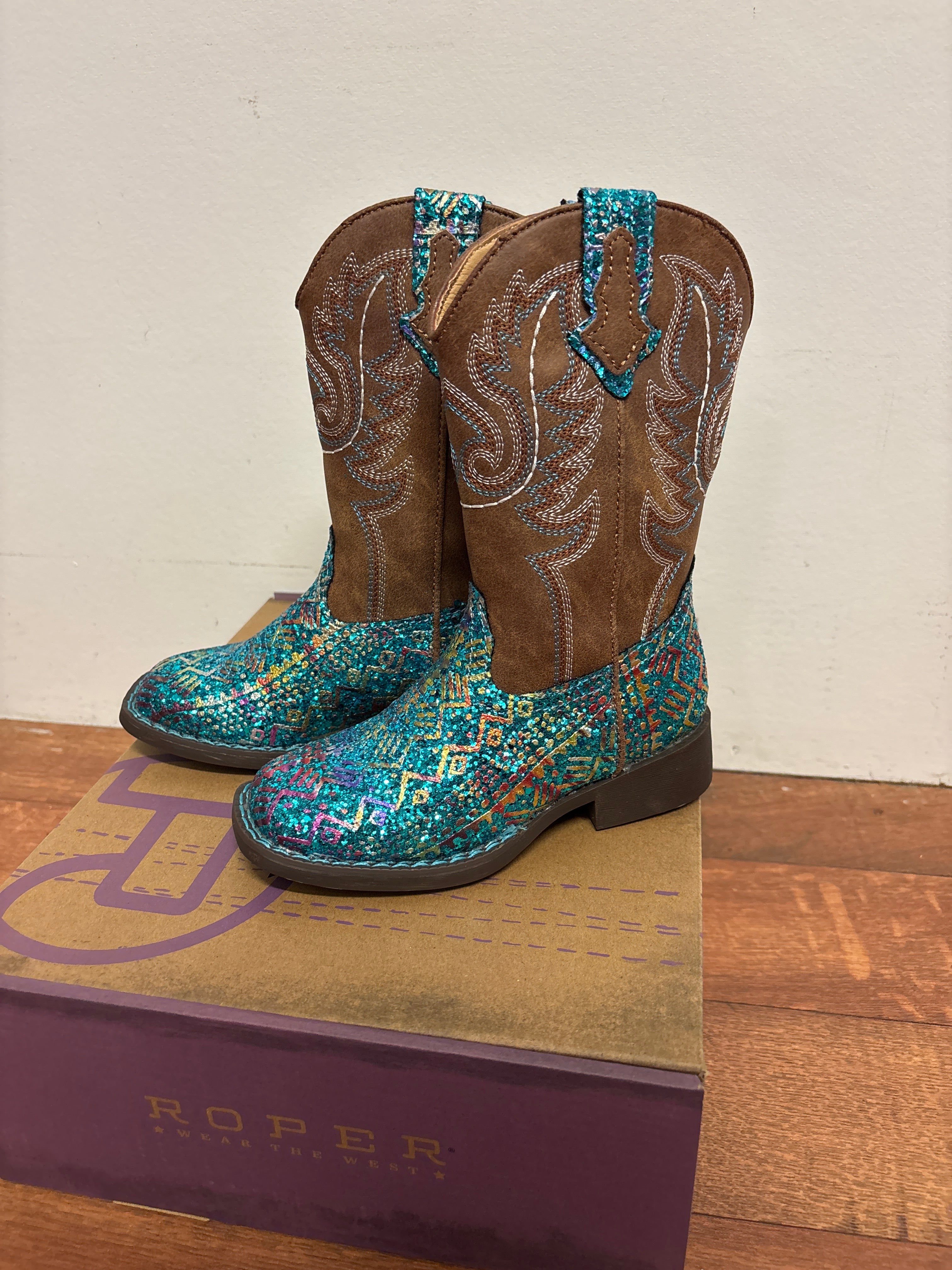 Wizkids Roper 09-018-1225-2063 Roper Kids Glitter Aztec Blue Glitter/ Brown – RAYVIEW