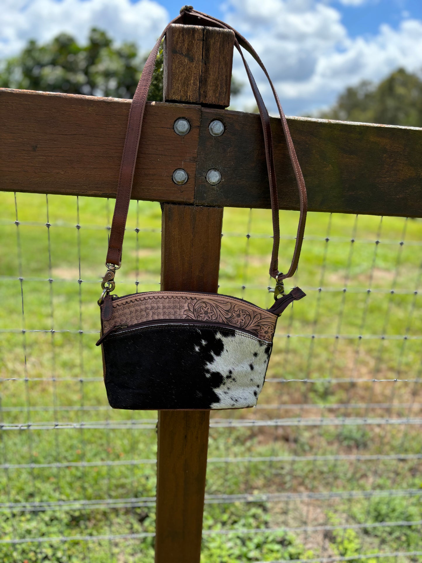 AE2492 Rodeo Lane Hide & Leather Crossbody