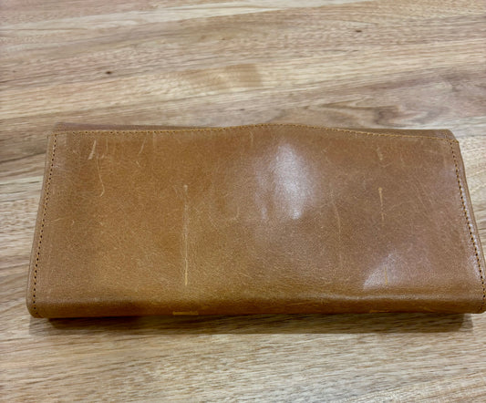 28663 USA Mystique Clutch Tan