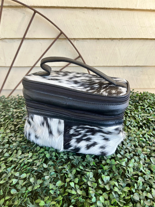 AE2162 Inital Hide Leather Make-up Case Salt & Pepper