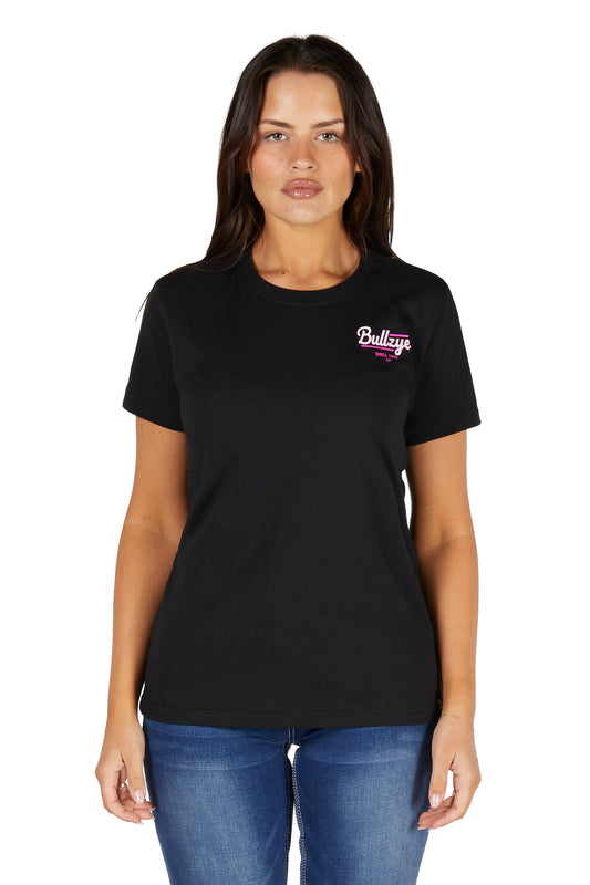 B5S2503463 Bullzye Women's Muster Tee