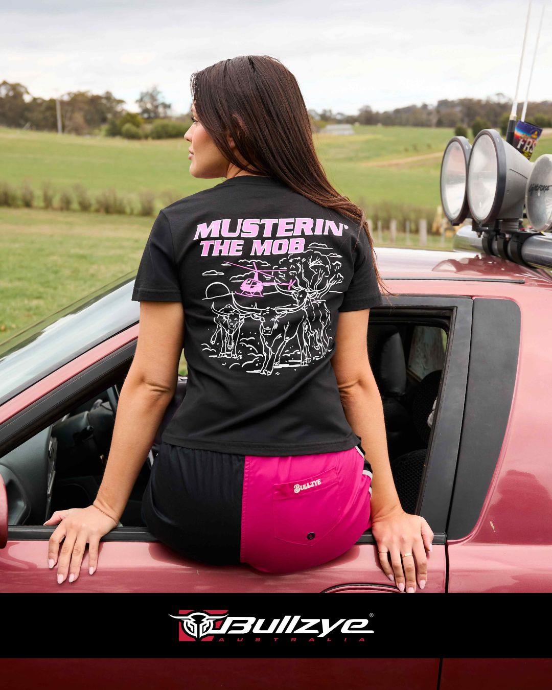 B5S2300471 Bullzye Women's Rachel Short Black/Pink